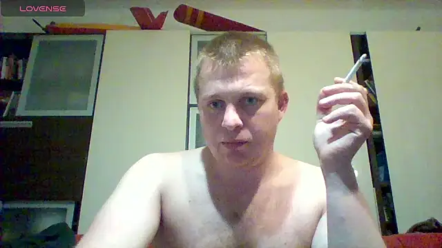 Snapshot of Matttthees chatting on October 30, 2025, 2:21 am Matttthees online show from October 30, 2025, 2:21 am