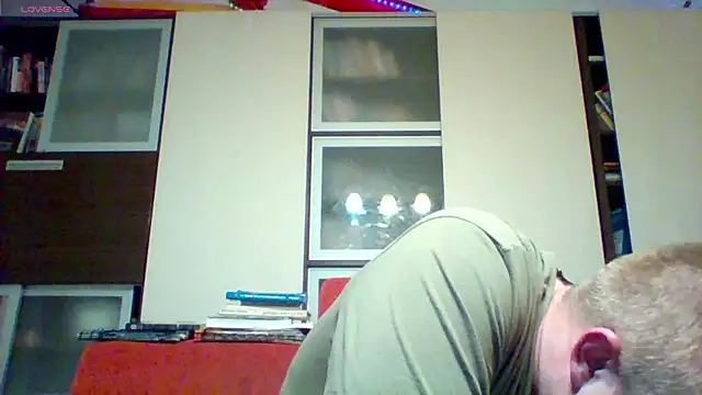 Snapshot of Matttthees chatting on October 18, 2025, 6:32 pm Matttthees online show from October 18, 2025, 6:32 pm