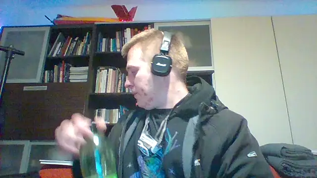Snapshot of Matttthees chatting on February 27, 2025, 2:57 am Matttthees online show from February 27, 2025, 2:57 am