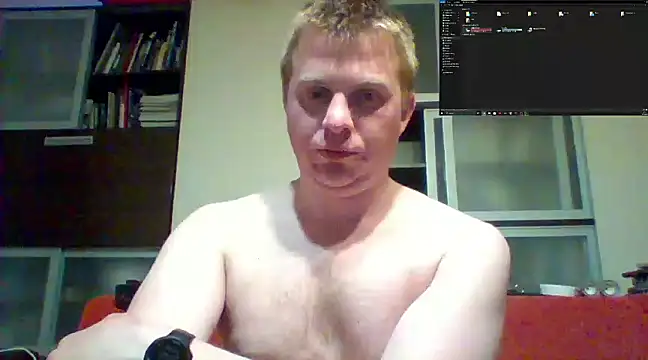 Snapshot of Matttthees chatting on March 9, 2025, 10:41 pm Matttthees online show from March 9, 2025, 10:41 pm
