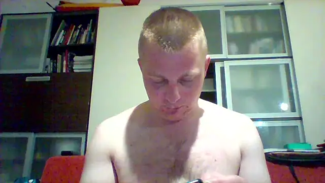 Snapshot of Matttthees chatting on March 10, 2025, 7:40 pm Matttthees online show from March 10, 2025, 7:40 pm