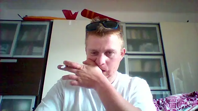 Snapshot of Matttthees chatting on September 17, 2025, 3:36 pm Matttthees online show from September 17, 2025, 3:36 pm