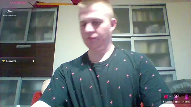 Snapshot of Matttthees chatting on March 23, 2025, 5:54 am Matttthees online show from March 23, 2025, 5:54 am