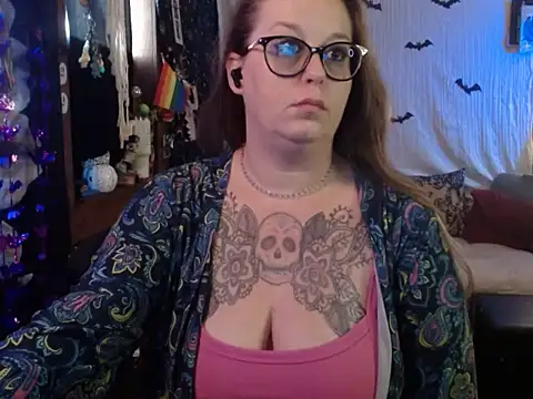 edgexchaos online show from October 28, 2025, 1:10 pm