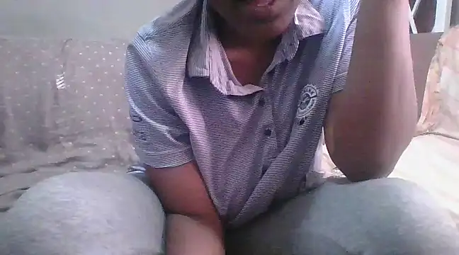 Snapshot of BeejayLoverxx chatting on February 26, 2025, 9:01 am BeejayLoverxx online show from February 26, 2025, 9:01 am
