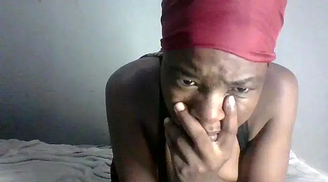 Snapshot of BeejayLoverxx chatting on February 5, 2025, 3:23 am BeejayLoverxx online show from February 5, 2025, 3:23 am