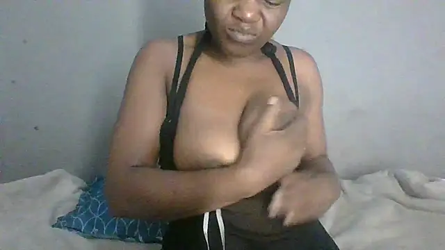 Snapshot of BeejayLoverxx chatting on February 16, 2025, 5:04 am BeejayLoverxx online show from February 16, 2025, 5:04 am