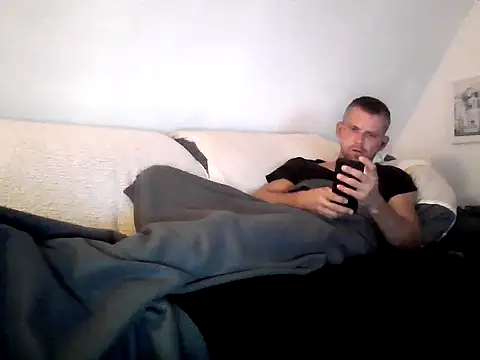 Snapshot of Cambitchboy chatting on July 27, 2026, 12:28 am Cambitchboy online show from July 27, 2026, 12:28 am