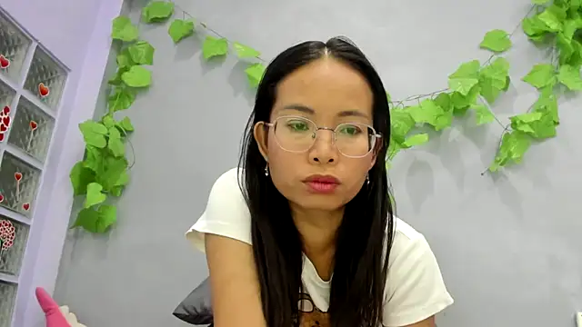 Snapshot of loveley_jenny chatting on April 1, 2026, 6:37 am loveley jenny online show from April 1, 2026, 6:37 am