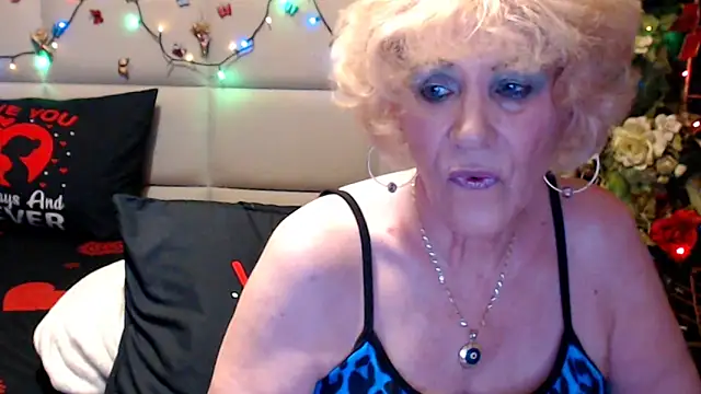 HappyWomanOn online show from June 19, 2026, 7:30 pm