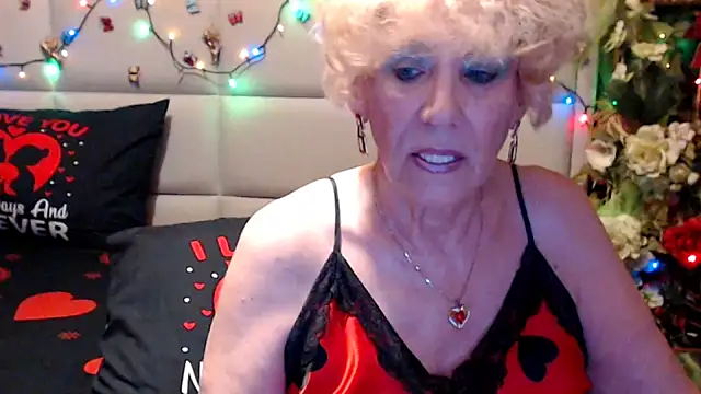 HappyWomanOn online show from June 17, 2026, 6:51 pm