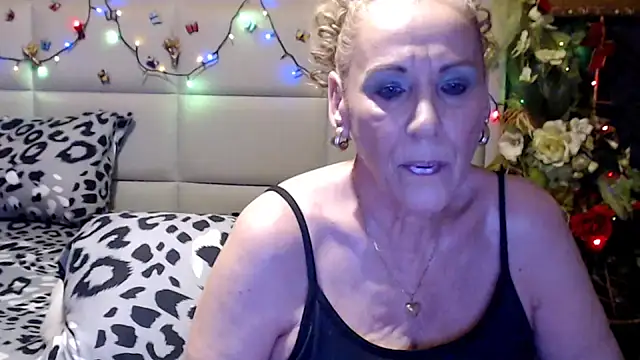 Snapshot of HappyWomanOn chatting on July 21, 2026, 8:59 am HappyWomanOn online show from July 21, 2026, 8:59 am
