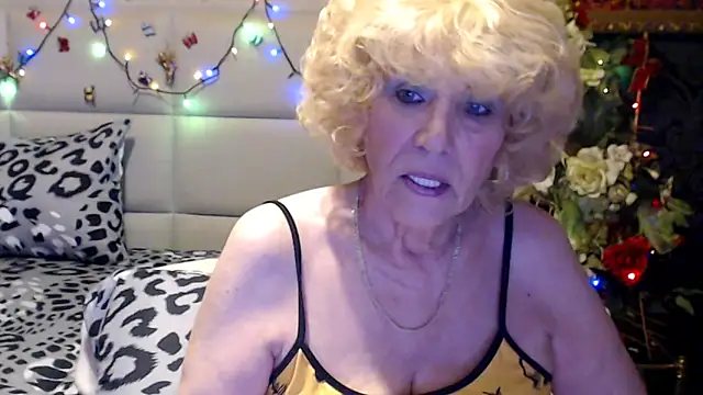 HappyWomanOn online show from April 21, 2026, 6:42 am