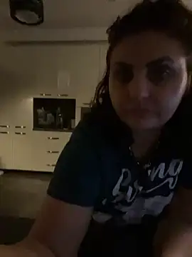 Snapshot of AnneKane chatting on December 18, 2024, 10:46 pm AnneKane online show from December 18, 2024, 10:46 pm