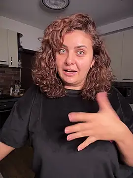 Snapshot of AnneKane chatting on December 3, 2025, 4:57 am AnneKane online show from December 3, 2025, 4:57 am