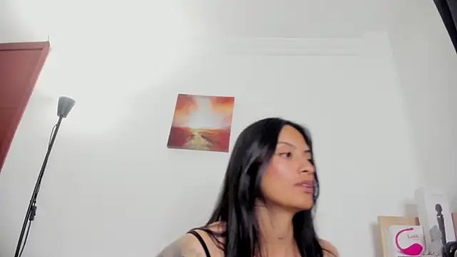 Snapshot of nia__white chatting on May 19, 2026, 2:07 am nia white online show from May 19, 2026, 2:07 am