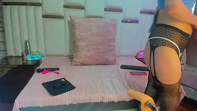 ArianaSmith69 online show from February 19, 2025, 2:11 pm