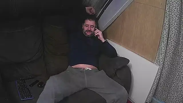 Snapshot of rob2810 chatting on February 27, 2025, 9:04 pm rob2810 online show from February 27, 2025, 9:04 pm