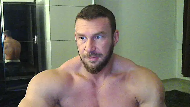 Snapshot of muscularkevin chatting on November 17, 2025, 4:16 am muscularkevin online show from November 17, 2025, 4:16 am