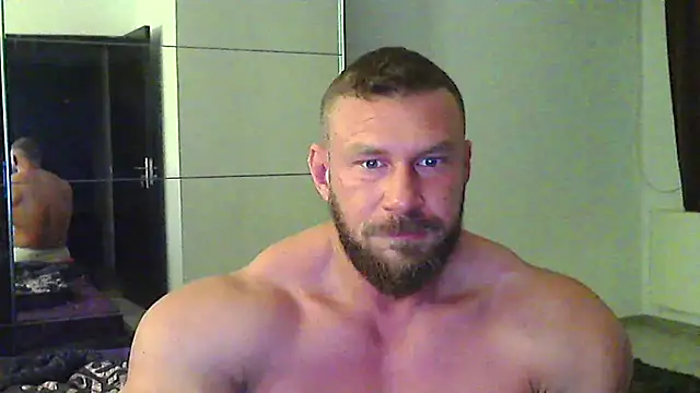 muscularkevin online show from April 29, 2026, 3:21 am