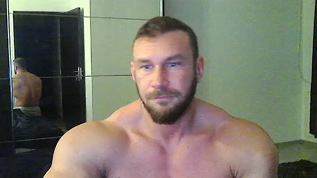 Snapshot of muscularkevin chatting on November 9, 2025, 5:22 am muscularkevin online show from November 9, 2025, 5:22 am