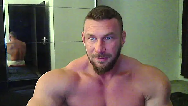 muscularkevin online show from December 20, 2025, 4:48 am