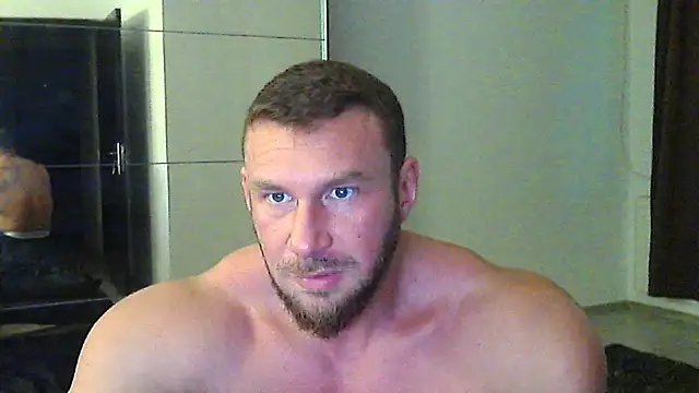 Snapshot of muscularkevin chatting on November 11, 2025, 2:12 pm muscularkevin online show from November 11, 2025, 2:12 pm