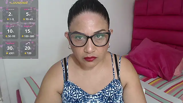 Snapshot of Katha_Marck chatting on July 16, 2026, 12:35 pm Katha Marck online show from July 16, 2026, 12:35 pm