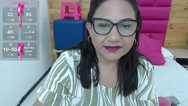 Snapshot of Katha_Marck chatting on November 19, 2025, 12:49 pm Katha Marck online show from November 19, 2025, 12:49 pm