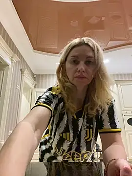Amazoniiaa online show from March 5, 2025, 3:29 pm