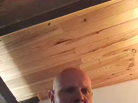 davigochi77bcn online show from February 25, 2025, 11:04 pm