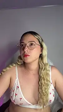 Snapshot of Irisweet_ chatting on March 15, 2026, 9:11 pm Irisweet online show from March 15, 2026, 9:11 pm