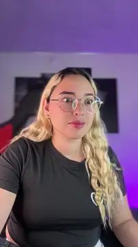 Snapshot of Irisweet_ chatting on October 26, 2025, 4:29 pm Irisweet online show from October 26, 2025, 4:29 pm