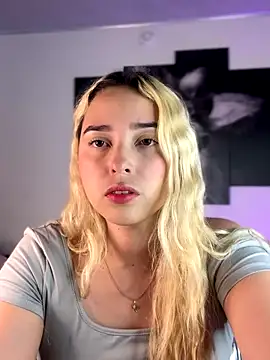 Snapshot of Irisweet_ chatting on September 13, 2025, 11:16 pm Irisweet online show from September 13, 2025, 11:16 pm