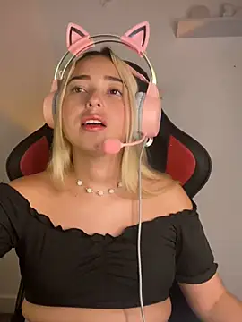 Snapshot of Irisweet_ chatting on March 18, 2025, 8:37 pm Irisweet online show from March 18, 2025, 8:37 pm