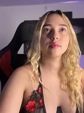 Snapshot of Irisweet_ chatting on September 18, 2025, 2:53 pm Irisweet online show from September 18, 2025, 2:53 pm