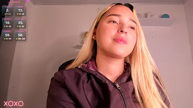 Snapshot of Irisweet_ chatting on March 22, 2025, 12:49 am Irisweet online show from March 22, 2025, 12:49 am