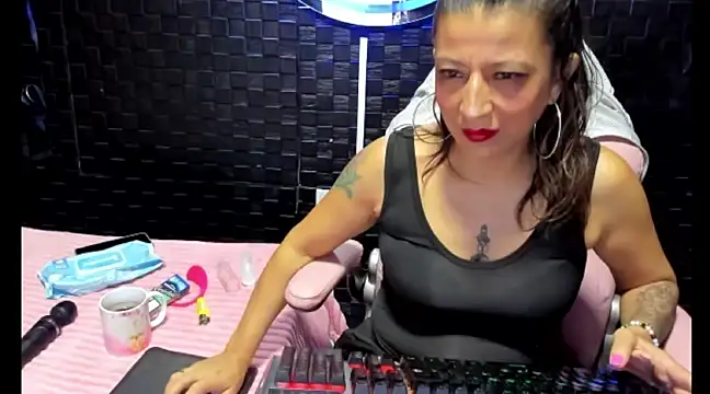 mature sexi40 online show from February 17, 2025, 12:22 am