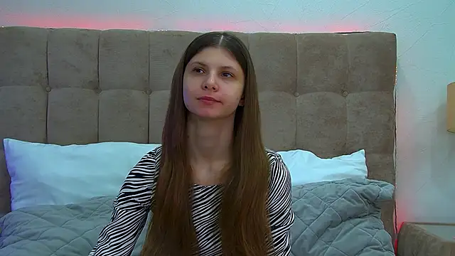 AudreyBarlow online show from February 19, 2025, 6:22 am