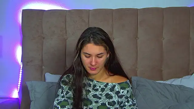 Snapshot of RachelSimpson chatting on November 8, 2025, 6:22 pm RachelSimpson online show from November 8, 2025, 6:22 pm