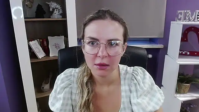 Zoey Erotic online show from September 25, 2025, 4:51 am