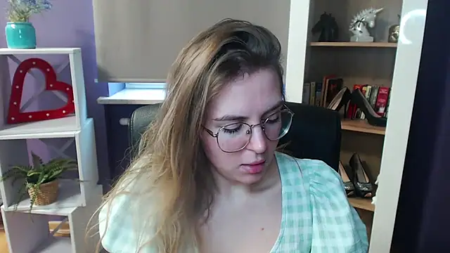 Zoey Erotic online show from February 19, 2025, 8:55 am