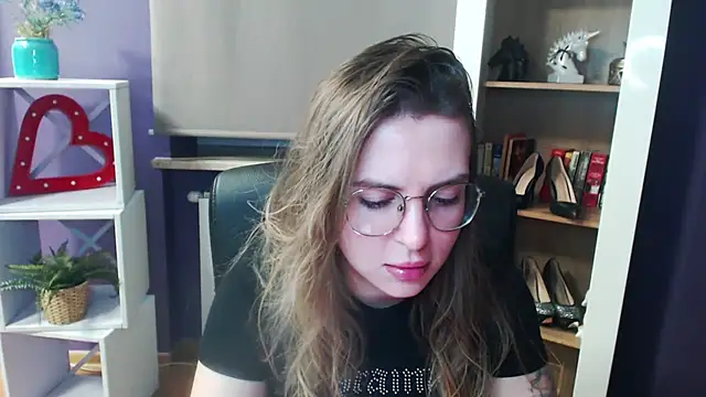 Zoey Erotic online show from February 20, 2025, 5:33 am