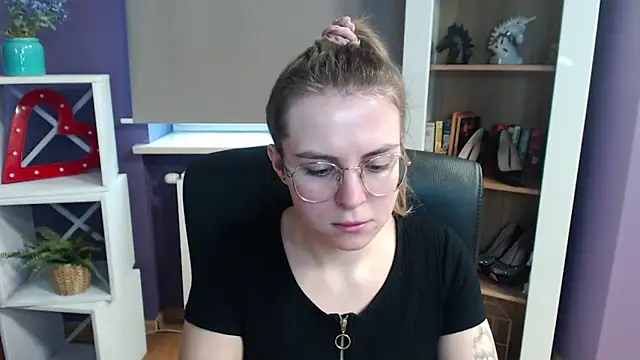 Zoey Erotic online show from February 21, 2025, 1:55 pm