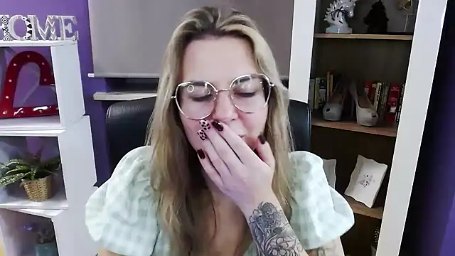 Zoey Erotic online show from November 20, 2025, 5:30 am