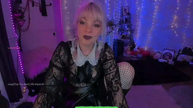 Snapshot of AliceW0lf chatting on November 8, 2025, 6:33 pm AliceW0lf online show from November 8, 2025, 6:33 pm