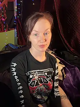 Snapshot of courtneyoccult chatting on November 7, 2025, 7:13 am courtneyoccult online show from November 7, 2025, 7:13 am