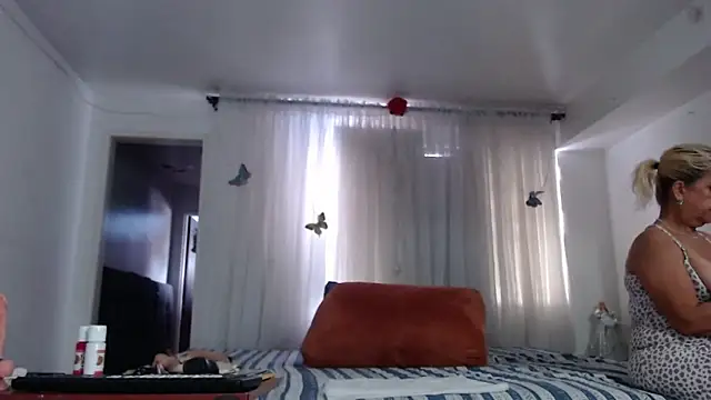 linapalacios online show from January 17, 2026, 5:38 pm