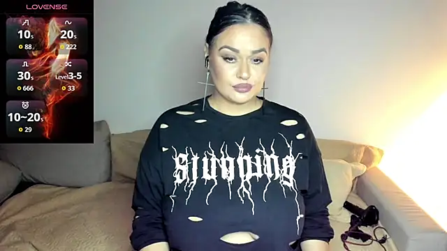 Snapshot of Laura_sinner chatting on October 23, 2025, 4:38 pm Laura sinner online show from October 23, 2025, 4:38 pm