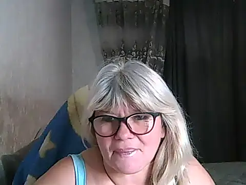 Snapshot of Diana_49 chatting on October 14, 2025, 10:05 am Diana 49 online show from October 14, 2025, 10:05 am